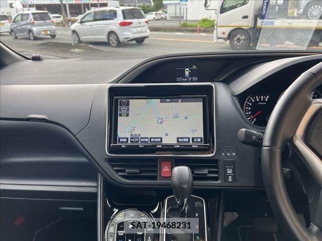 Toyota VOXY 2017-05 344224-1