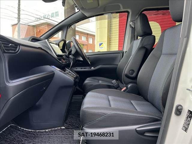 Toyota VOXY 2017-05 344224-7