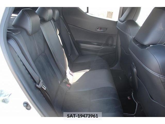 Toyota C-HR 2020-04 215182-13