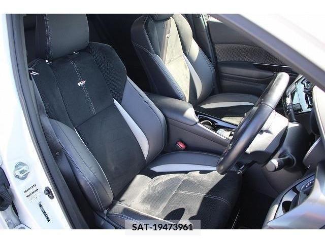 Toyota C-HR 2020-04 215182-12