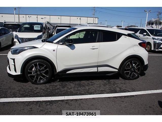 Toyota C-HR 2020-04 215182-6