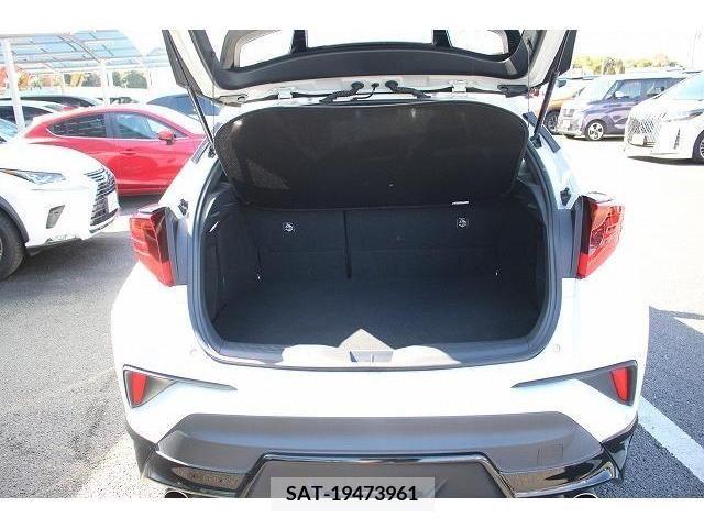 Toyota C-HR 2020-04 215182-16