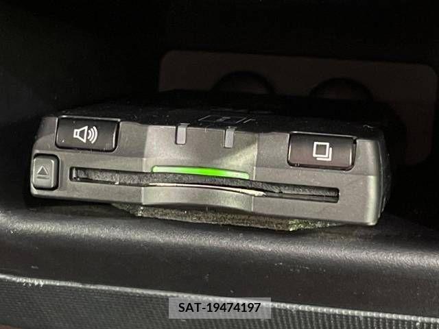 Toyota PORTE 2015-05 281636-5