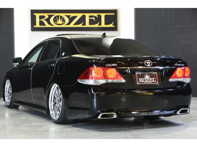Toyota CROWN SEDAN 2010-04 7367-2