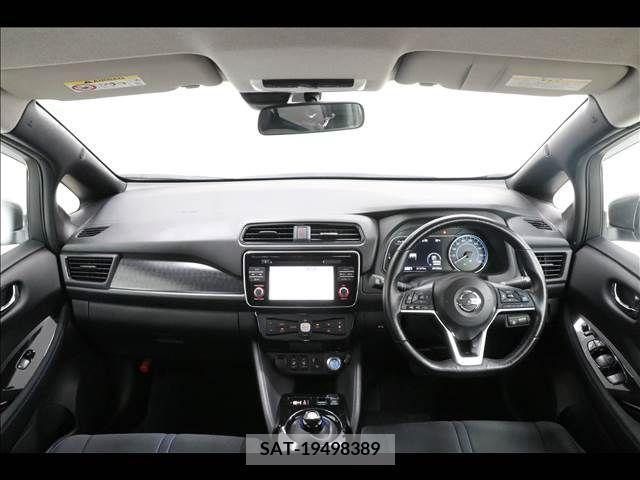 Nissan LEAF 2019-08 351897-1