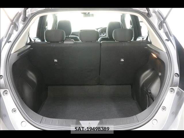 Nissan LEAF 2019-08 351897-17