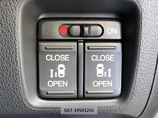 Honda N BOX CUSTOM 2016-03 364886-5
