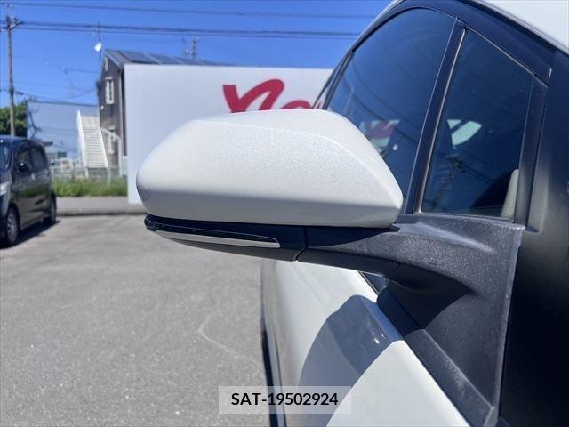 Toyota PRIUS 2019-05 282157-11