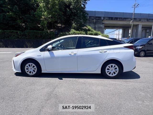 Toyota PRIUS 2019-05 282157-7