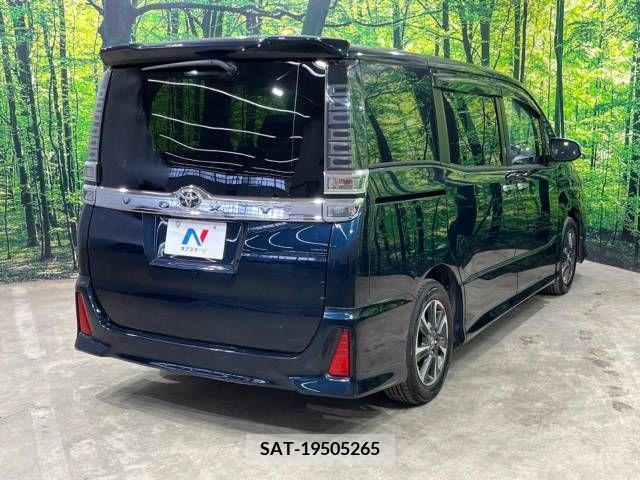 Toyota VOXY 2017-12 321562-17