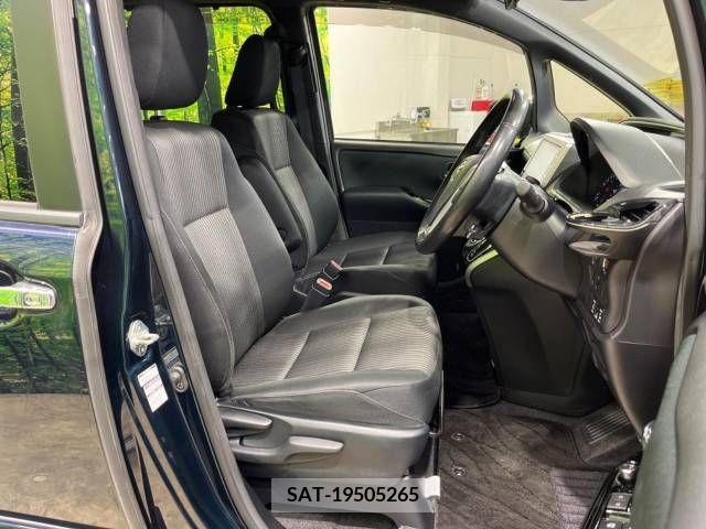 Toyota VOXY 2017-12 321562-8