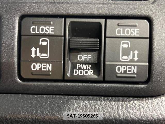Toyota VOXY 2017-12 321562-4