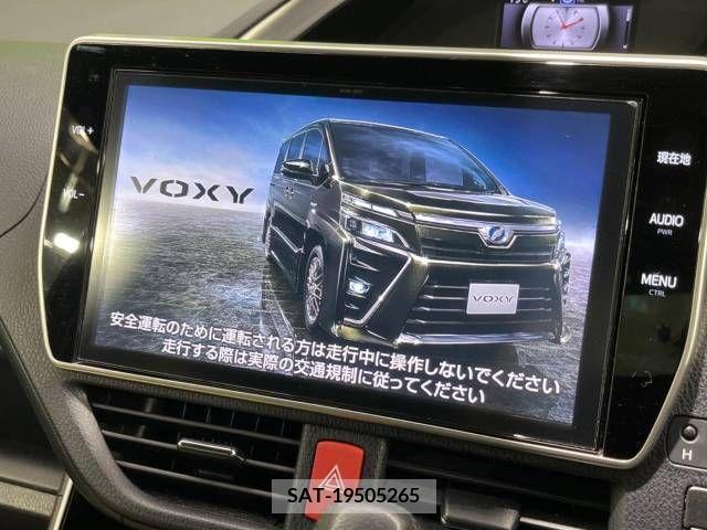 Toyota VOXY 2017-12 321562-2