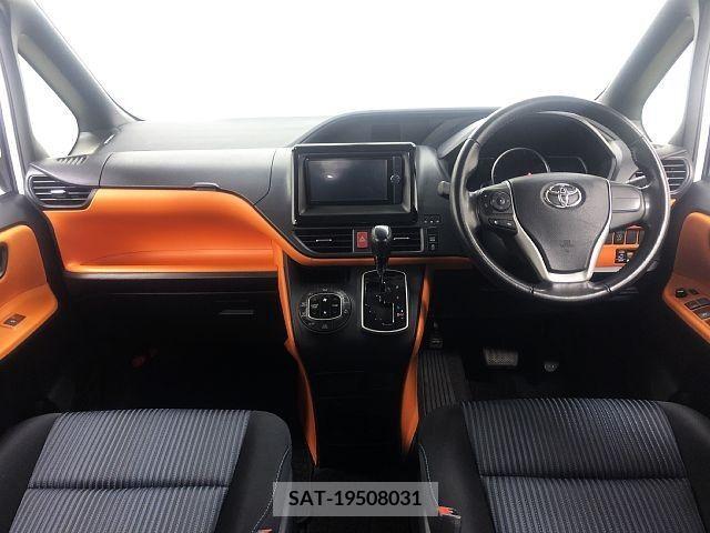 Toyota VOXY 2014-07 224151-1
