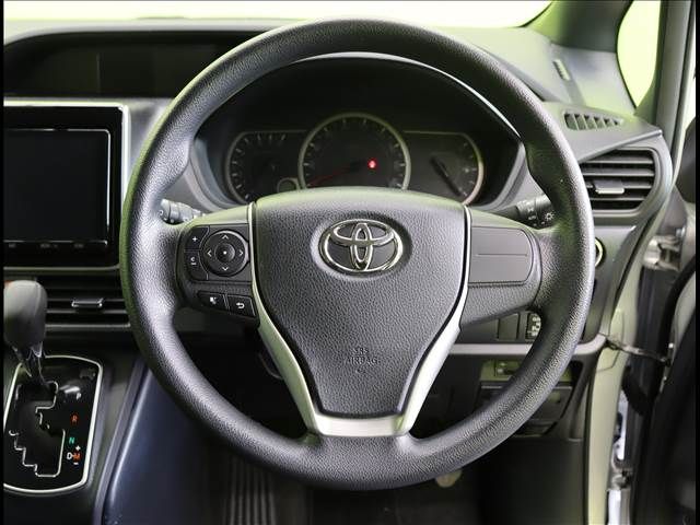Toyota VOXY 2017-03 16131-6
