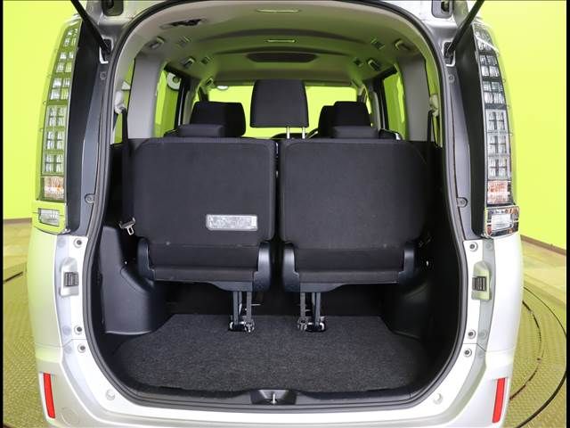 Toyota VOXY 2017-03 16131-25