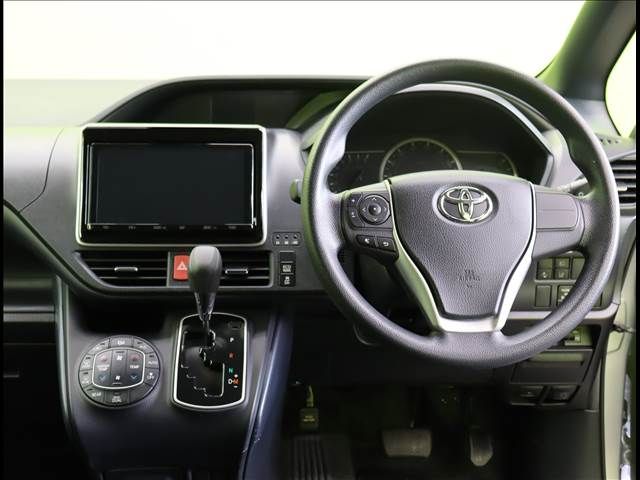 Toyota VOXY 2017-03 16131-18