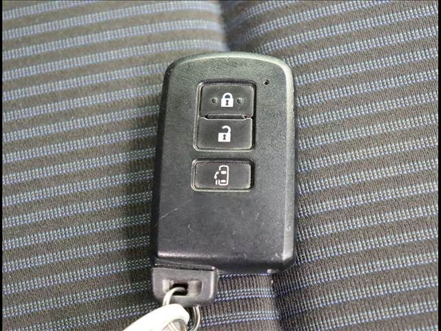 Toyota VOXY 2017-03 16131-14