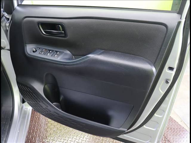 Toyota VOXY 2017-03 16131-20