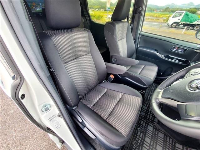 Toyota VOXY 2019-08 21838-8