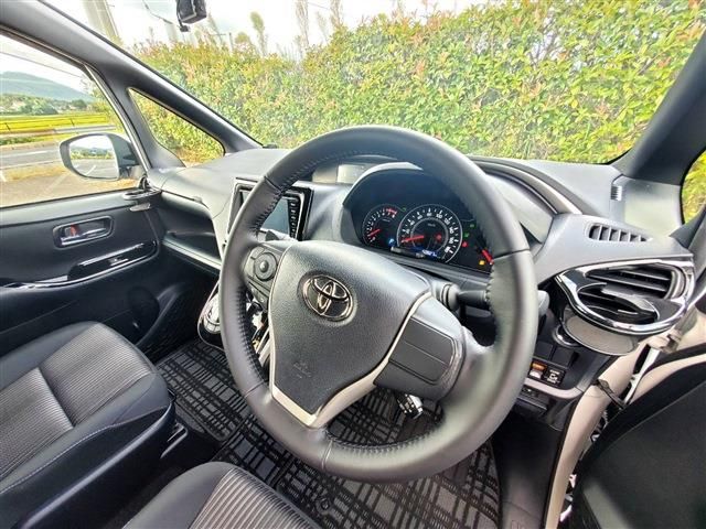 Toyota VOXY 2019-08 21838-6