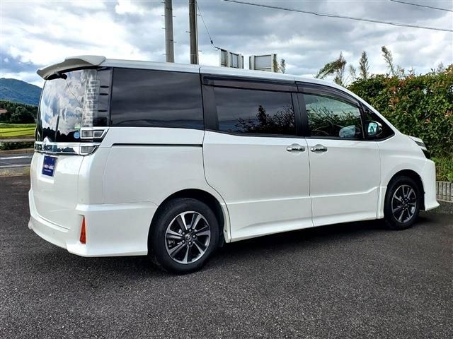 Toyota VOXY 2019-08 21838-5