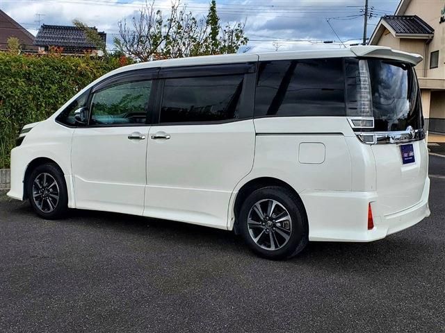 Toyota VOXY 2019-08 21838-4