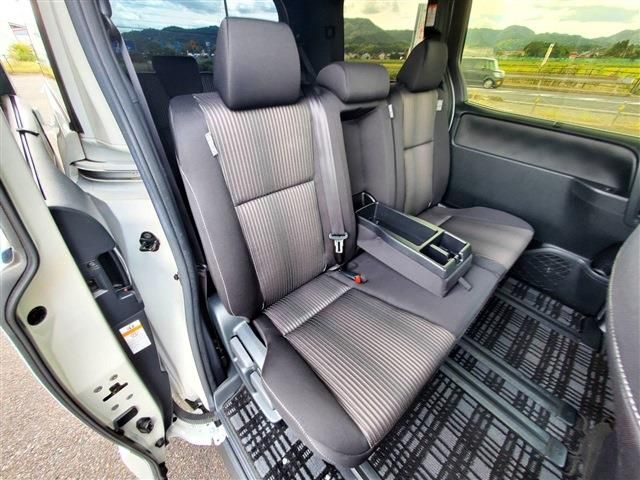 Toyota VOXY 2019-08 21838-10