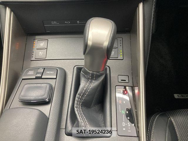 Lexus IS 2015-01 353987-13