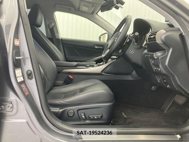 Lexus IS 2015-01 353987-4