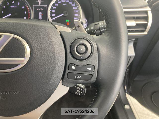 Lexus IS 2015-01 353987-22