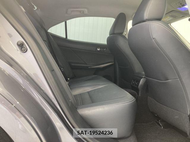 Lexus IS 2015-01 353987-28