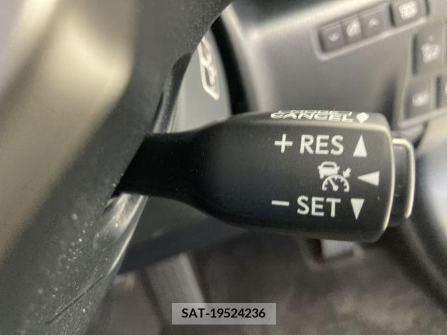 Lexus IS 2015-01 353987-27
