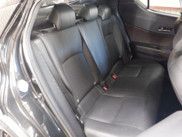 Toyota C-HR 2017-11 24857-7