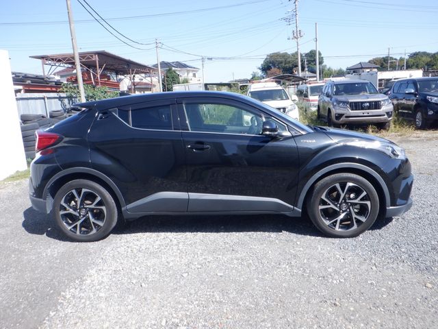 Toyota C-HR 2017-11 24857-4