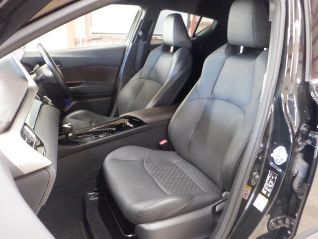 Toyota C-HR 2017-11 24857-8