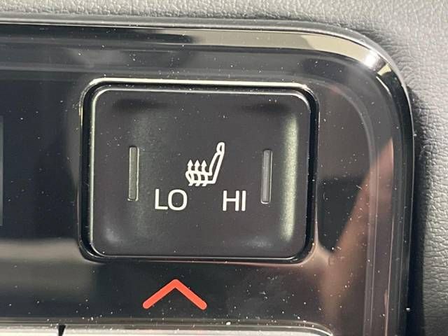 Toyota VOXY 2023-03 189195-6