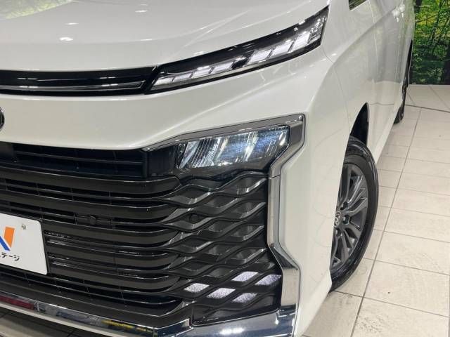 Toyota VOXY 2023-03 189195-13