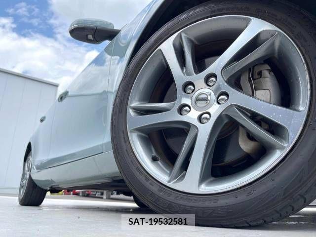 Volvo V40 2016-07 320552-15