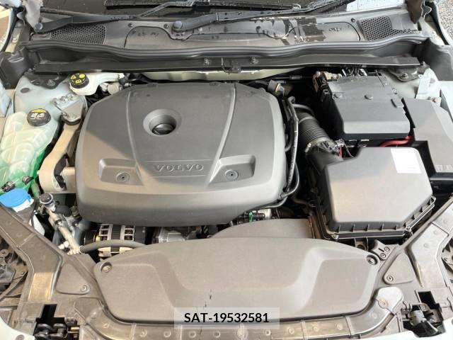 Volvo V40 2016-07 320552-19