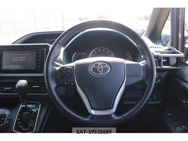 Toyota VOXY 2015-10 216201-15