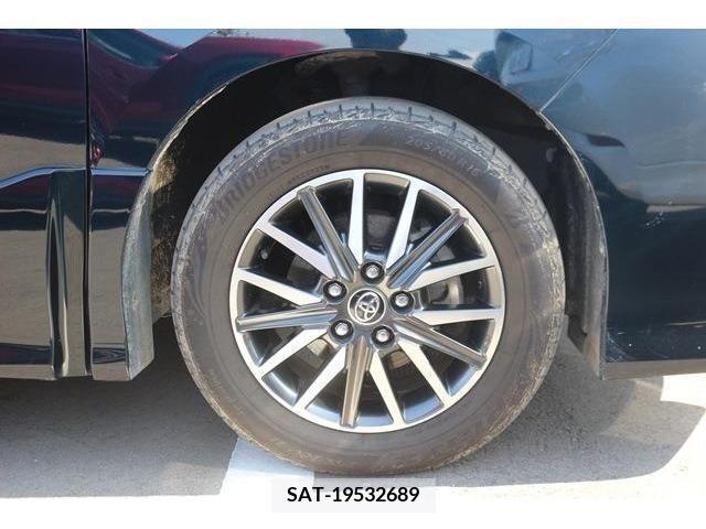 Toyota VOXY 2015-10 216201-11