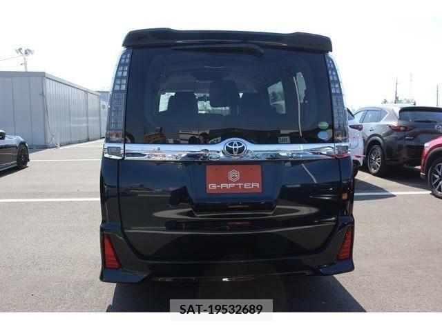 Toyota VOXY 2015-10 216201-7
