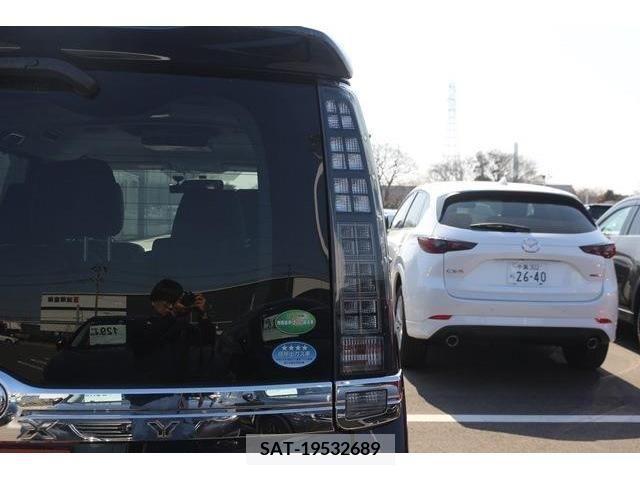 Toyota VOXY 2015-10 216201-10