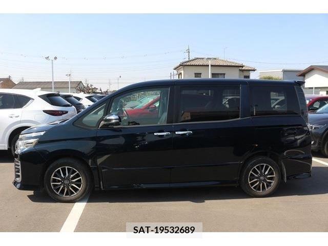 Toyota VOXY 2015-10 216201-8