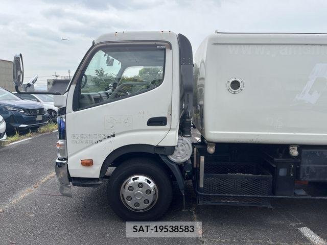 Hino DUTRO 2010-02 359484-15