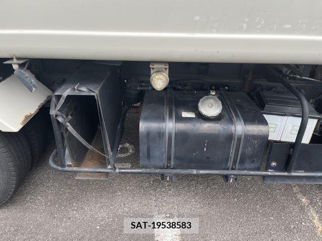 Hino DUTRO 2010-02 359484-17