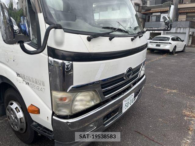 Hino DUTRO 2010-02 359484-24