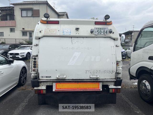 Hino DUTRO 2010-02 359484-9