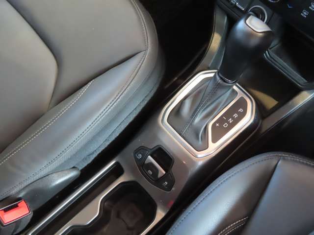 Jeep RENEGADE 2020-10 26582-13
